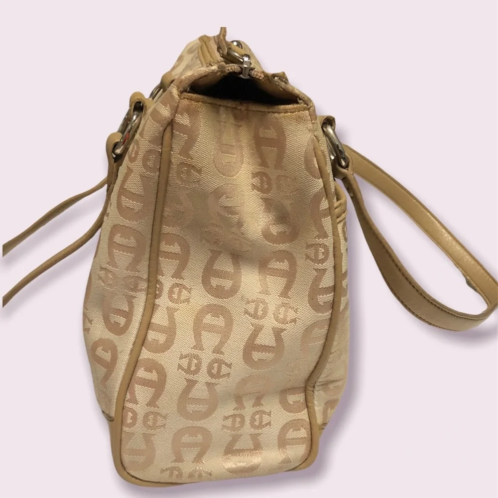 -‎ ETIENNE AIGNER  Tan Handbags Purse OS